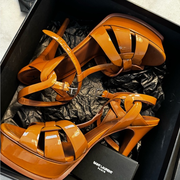 Saint Laurent YSL Women's Patent heels 42 Tribute 105 original box BRAND NEW 👠 - Picture 3 of 16